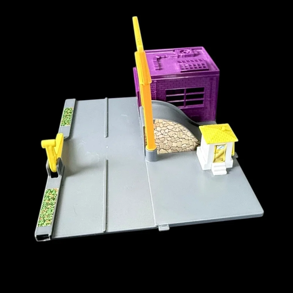 Hot Wheels City 2007 Single Block Purple Building Play Set‎